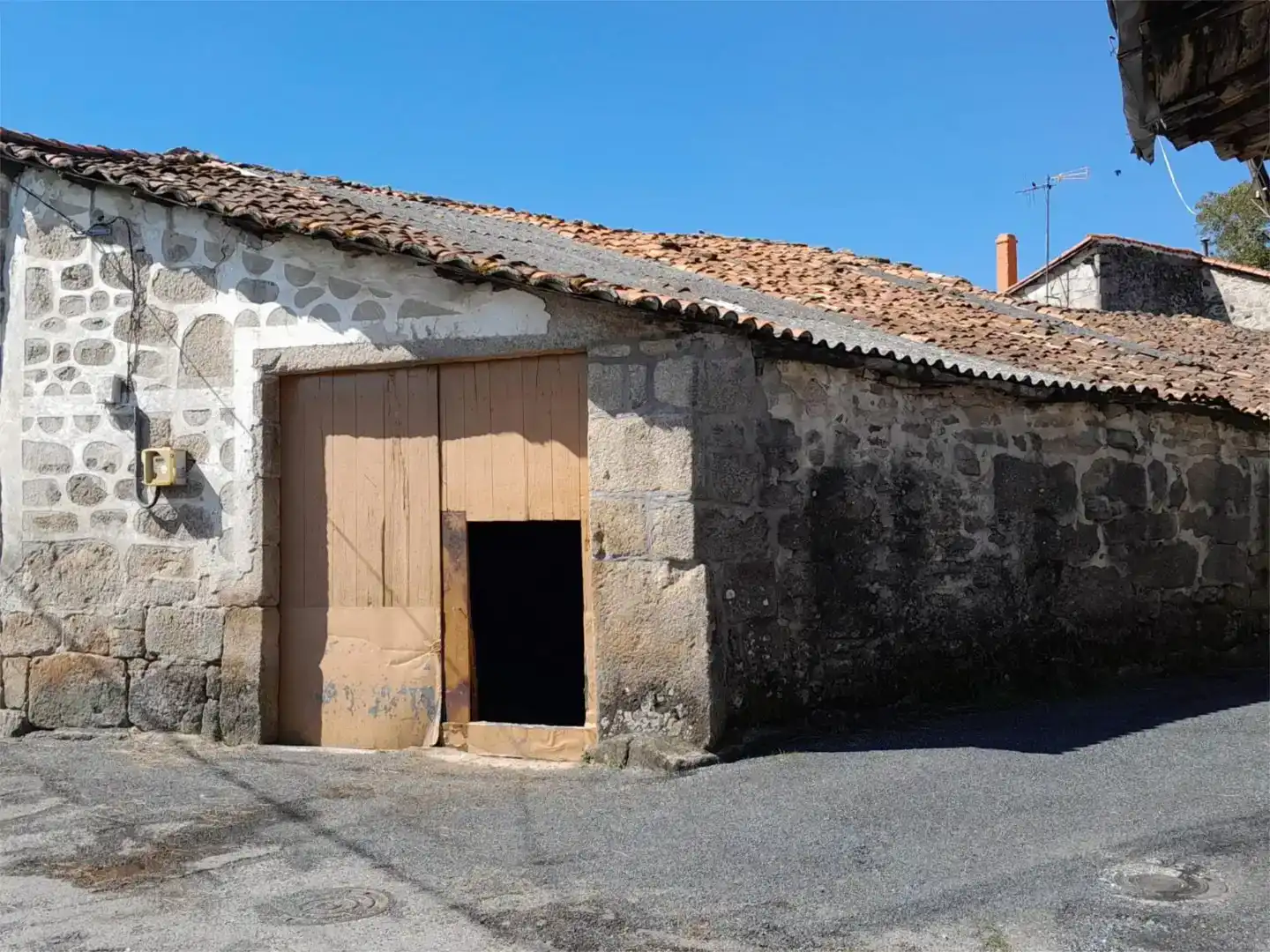 Vista exterior de Casa adosada en venta en A Teixeira , Ourense