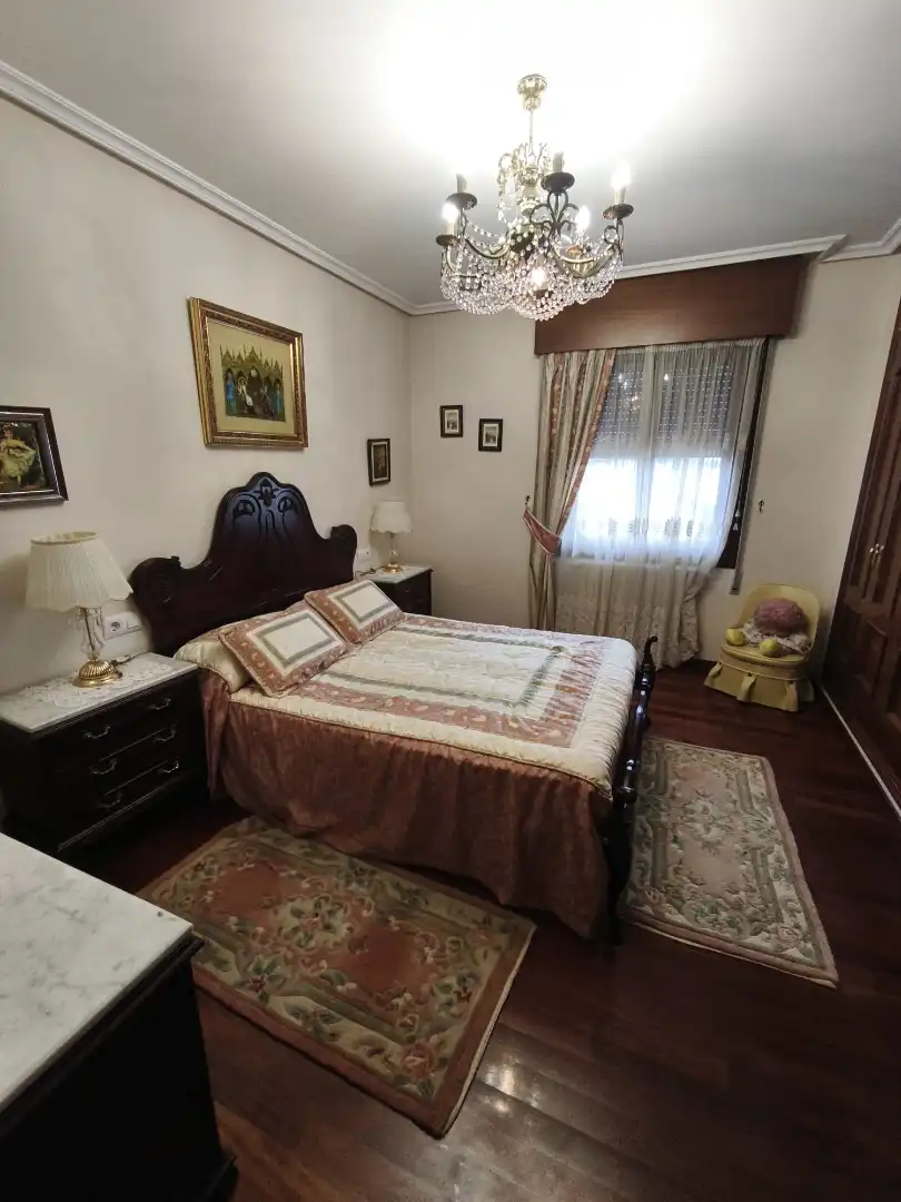 Bedroom of Houses for sale in Ourense Capital   with Heating, Private garden and Parquet flooring