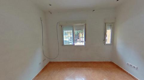 Foto 5 de Planta baixa en venda a De José del Pino, Los Rosales, Madrid