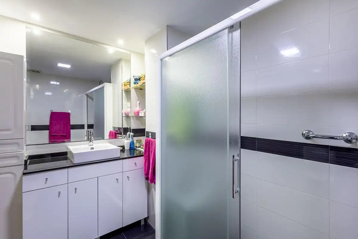 Bathroom of Attic for sale in Granada  with Air Conditioner and Terrace