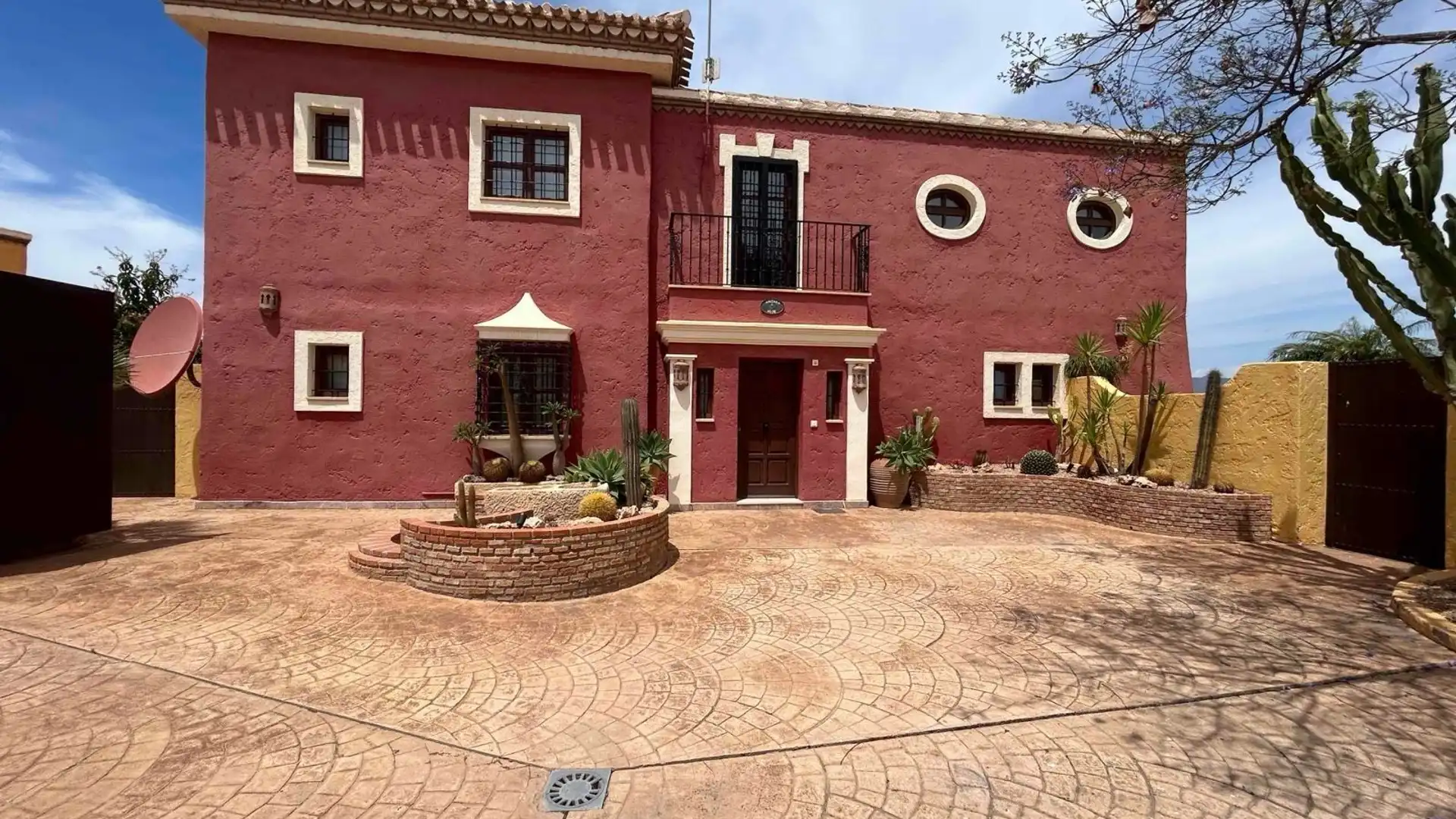 Vista exterior de Casa o xalet en venda en Cuevas del Almanzora amb Aire condicionat, Calefacció i Jardí privat