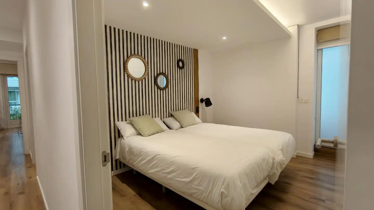 Schlafzimmer von Wohnung zum Verkauf in Santiago de Compostela  mit Heizung und Abstellraum