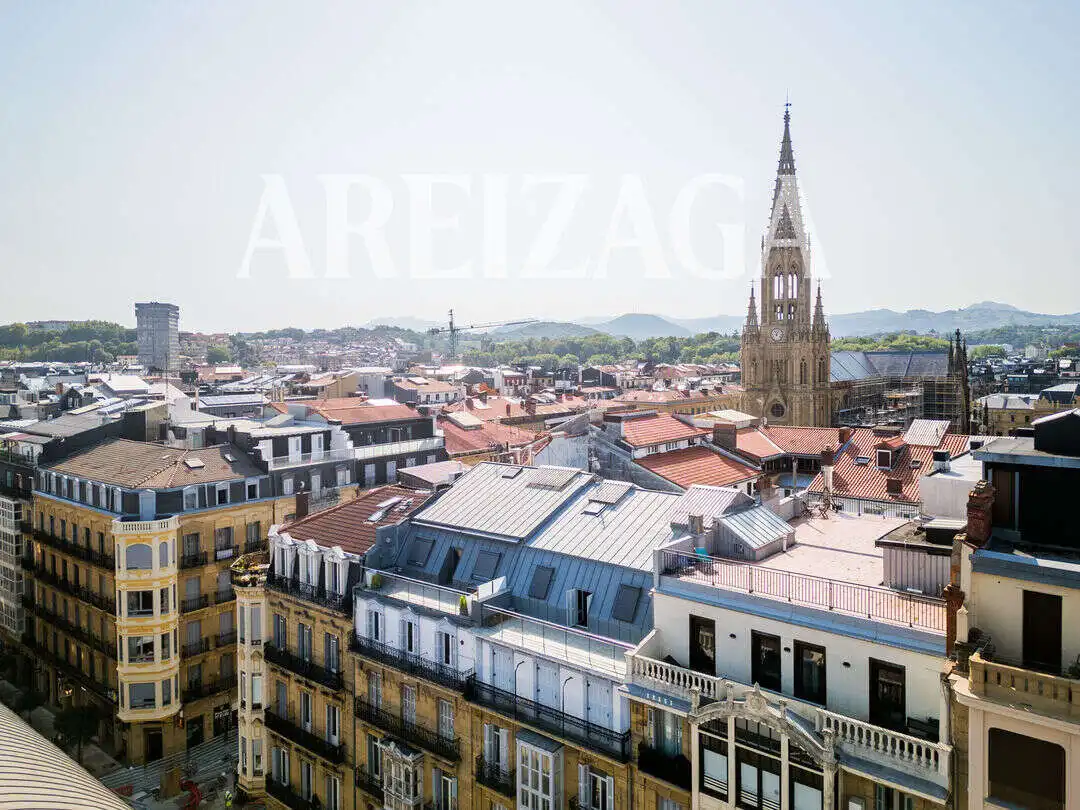 Piso con terraza en venta en Calle Arrasate