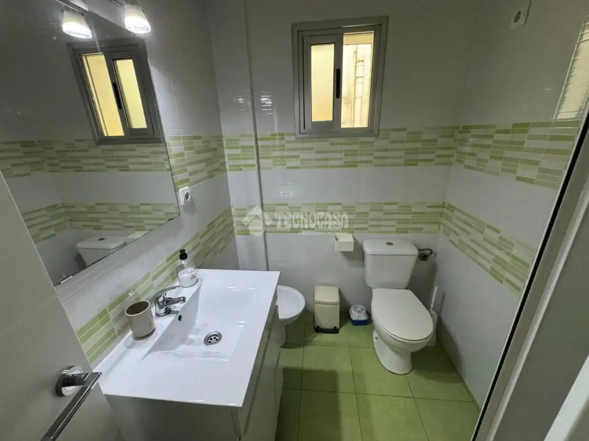 Bathroom of Flat for sale in Sevilla  with Air Conditioner