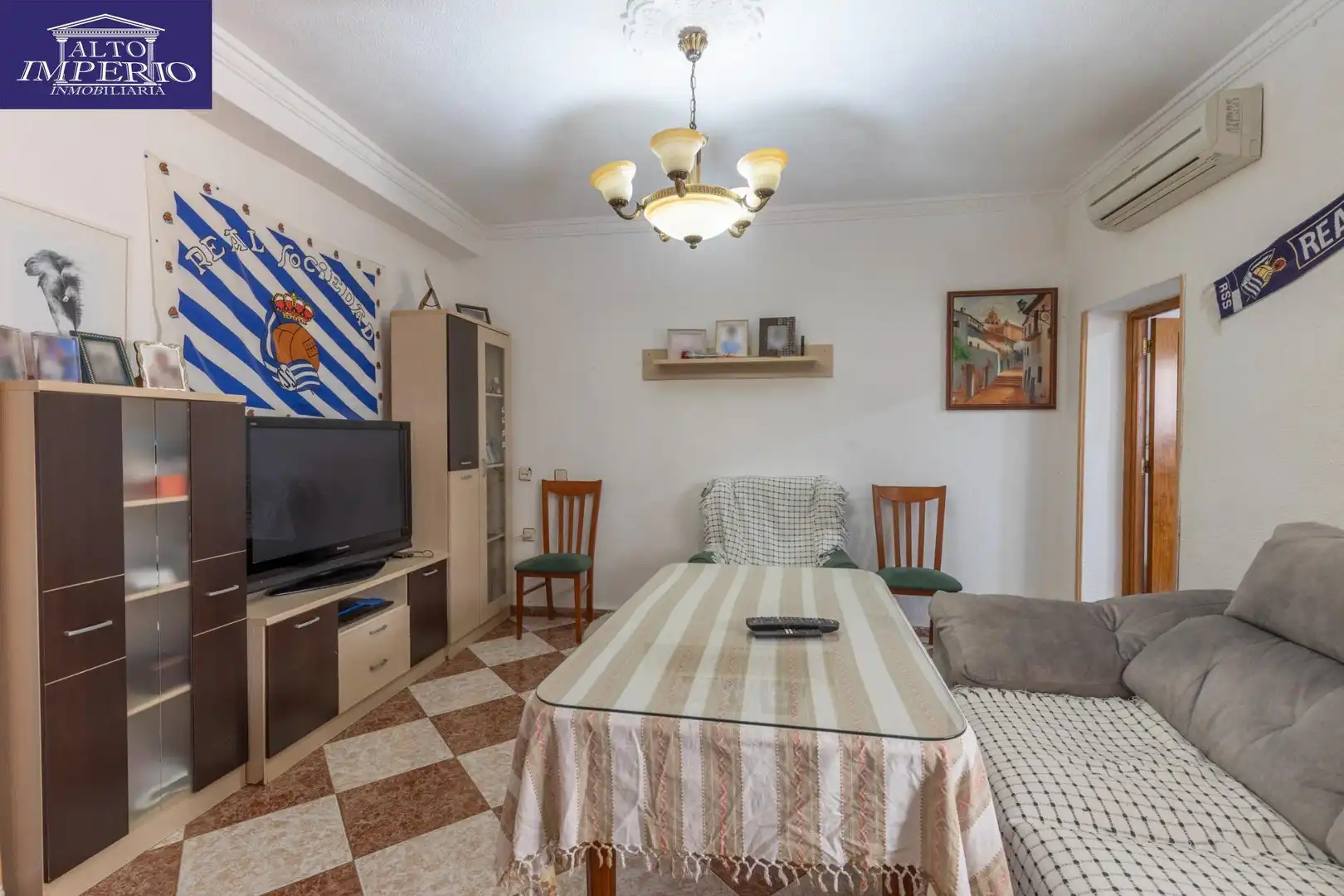 Sala d'estar de Casa o xalet en venda en La Zubia amb Terrassa