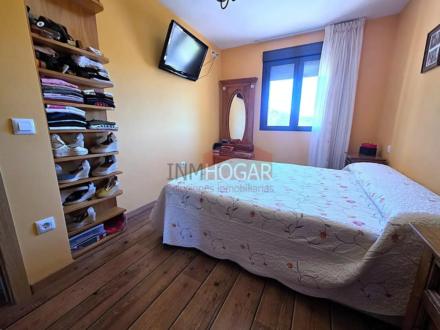 Dormitori de Casa adosada en venda en Navalmoral amb Aire condicionat, Calefacció i Moblat