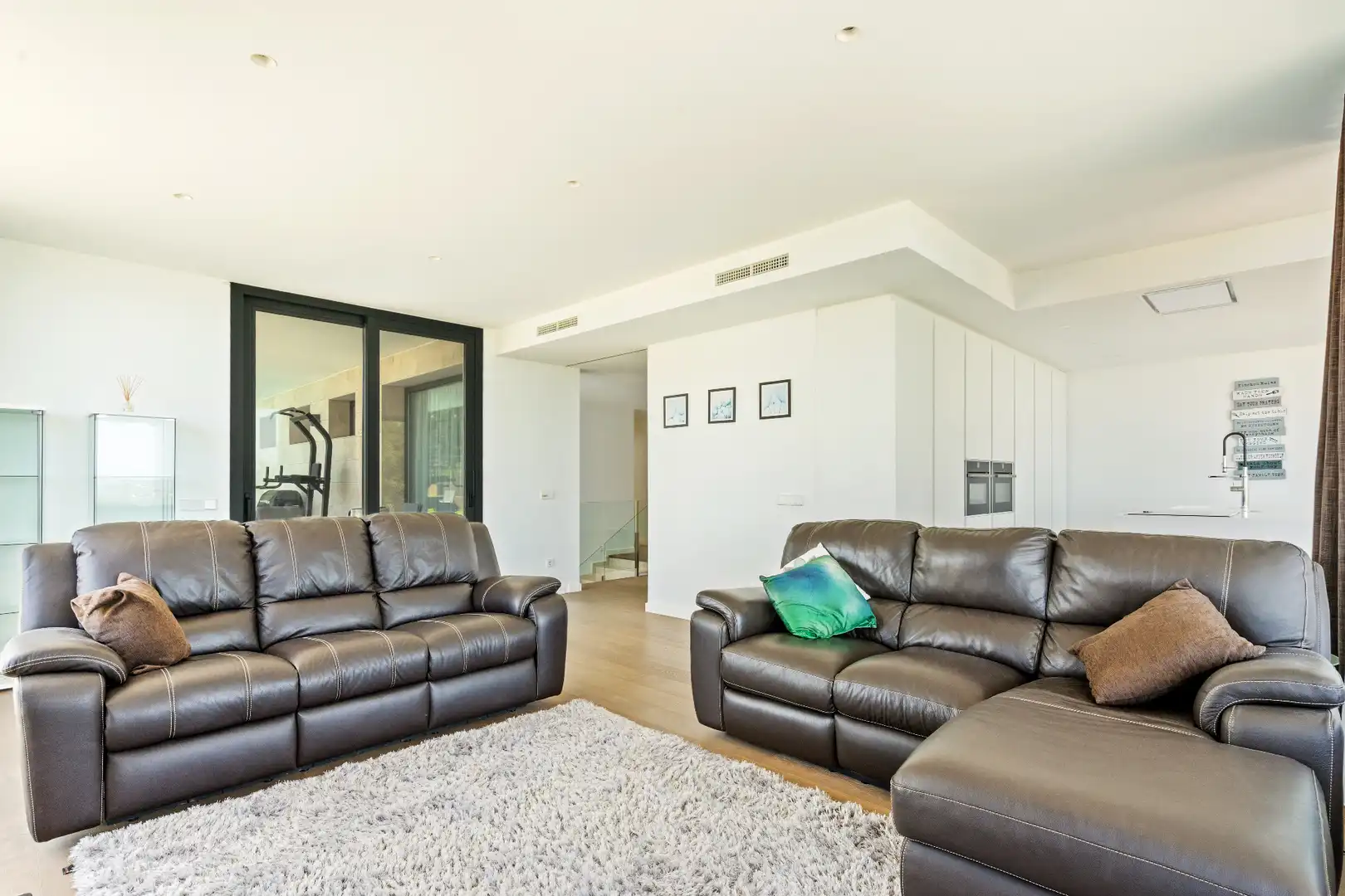 House with pool for sale in Carrer Llentiscle, imagen 3