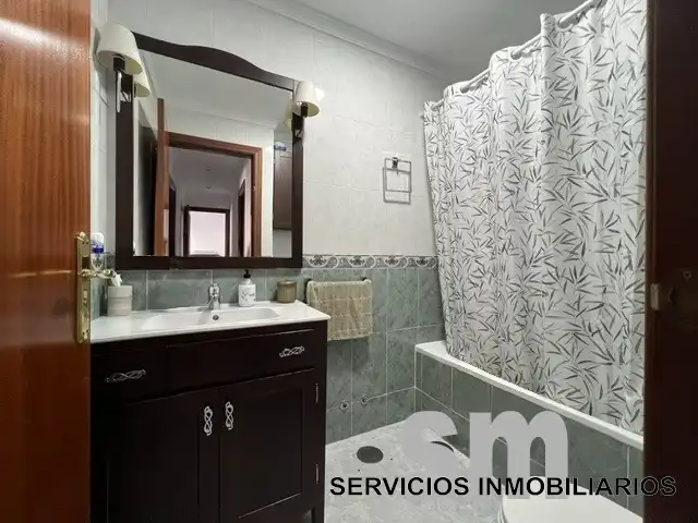 Badezimmer von Wohnung zum Verkauf in Ubrique