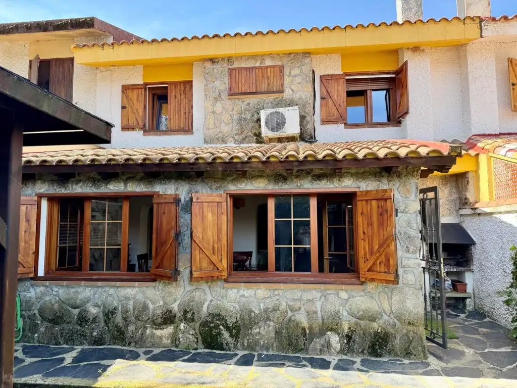 Vista exterior de Casa adosada en venta en Moralzarzal
