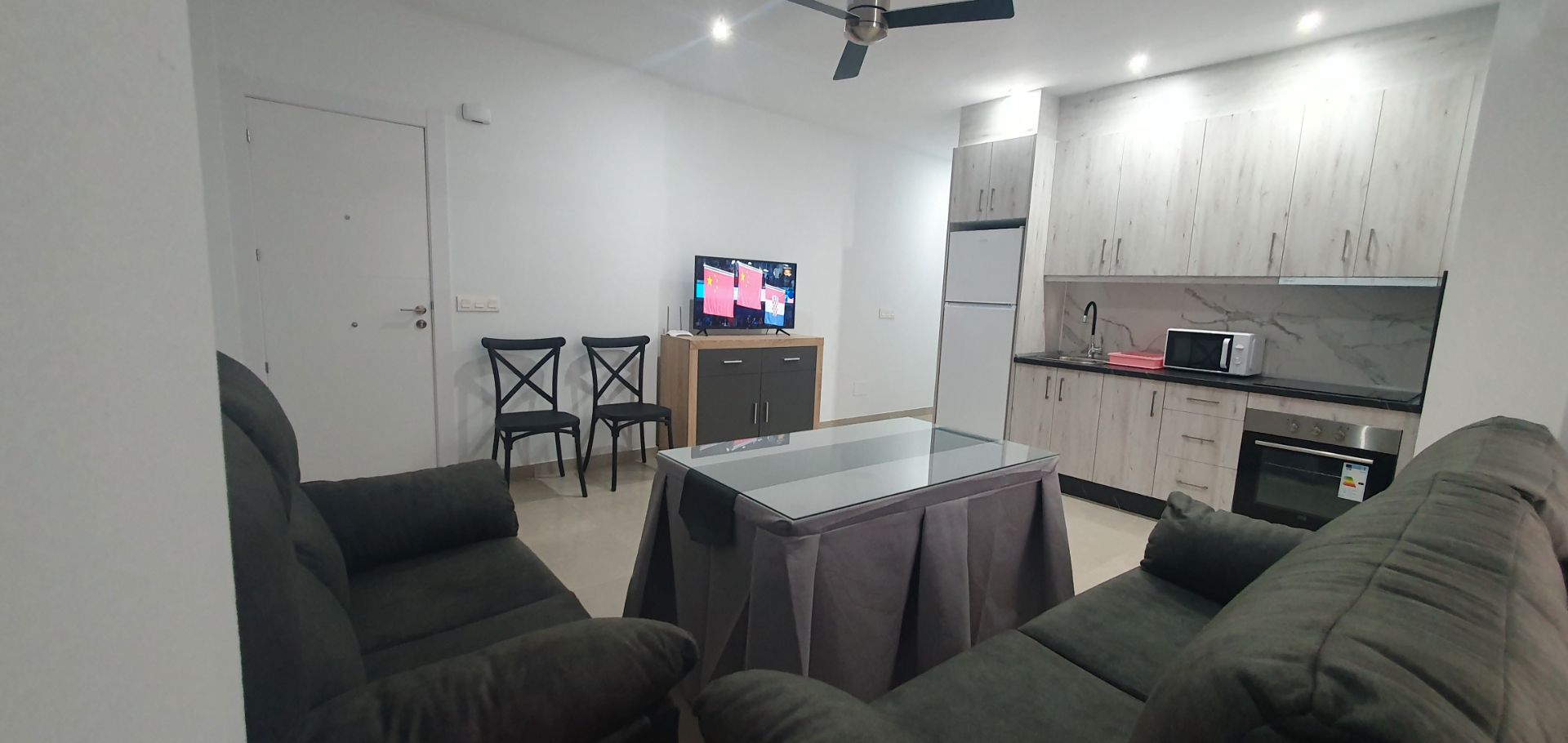 Sala d'estar de Pis de lloguer en Pozo Alcón amb Aire condicionat, Moblat i Forn