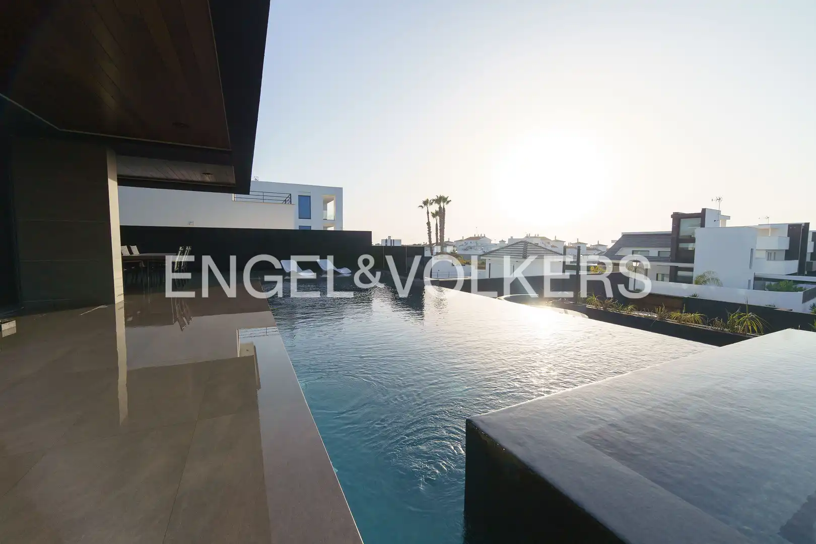 Piscina de Casa o chalet en venta en Sanlúcar de Barrameda con Aire acondicionado, Calefacción y Jardín privado