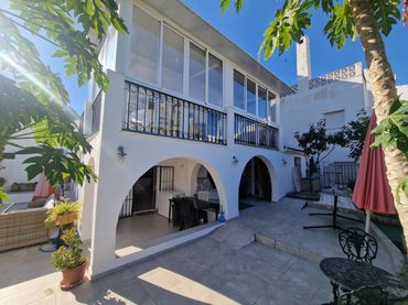 Maison avec piscine à vendre à Estepona Pueblo