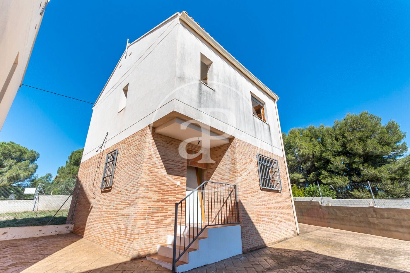 Vista exterior de Casa o xalet en venda en Turís amb Jardí privat i Terrassa