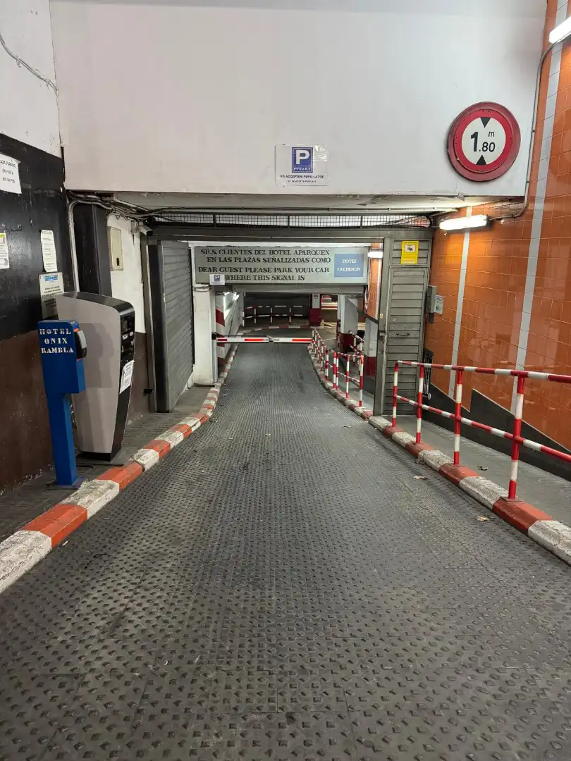 Einzelparkplatz mit Aufzug zur Miete in Carrer de la Diputació, imagen 3