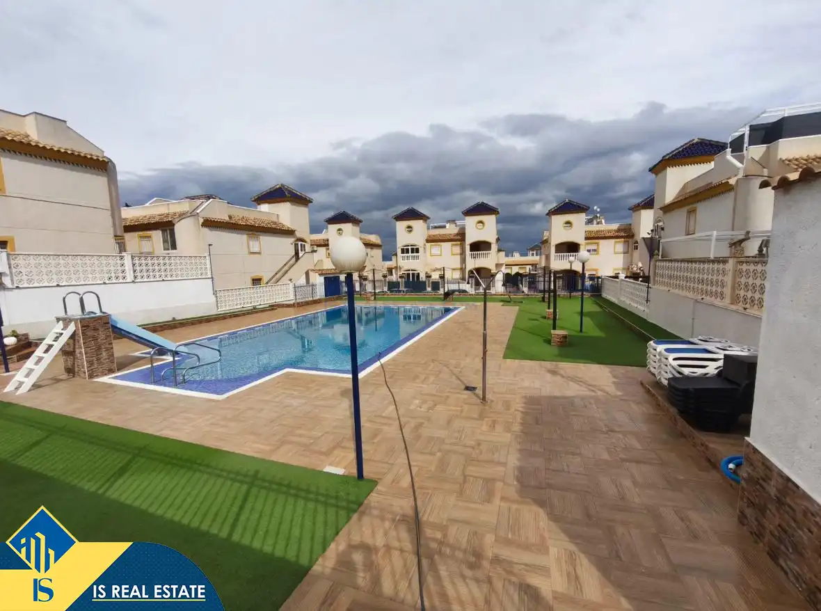 Bungalow con piscina in vendita a El Edén