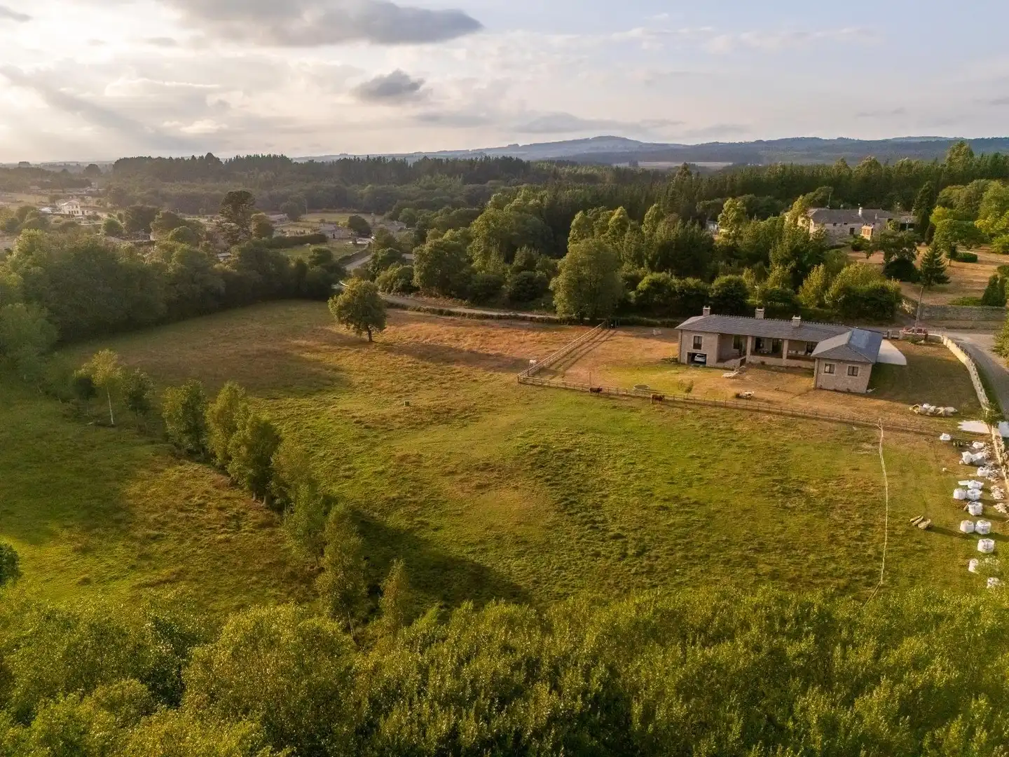 Houses for sale in Friol  with Heating, Private garden and Furnished