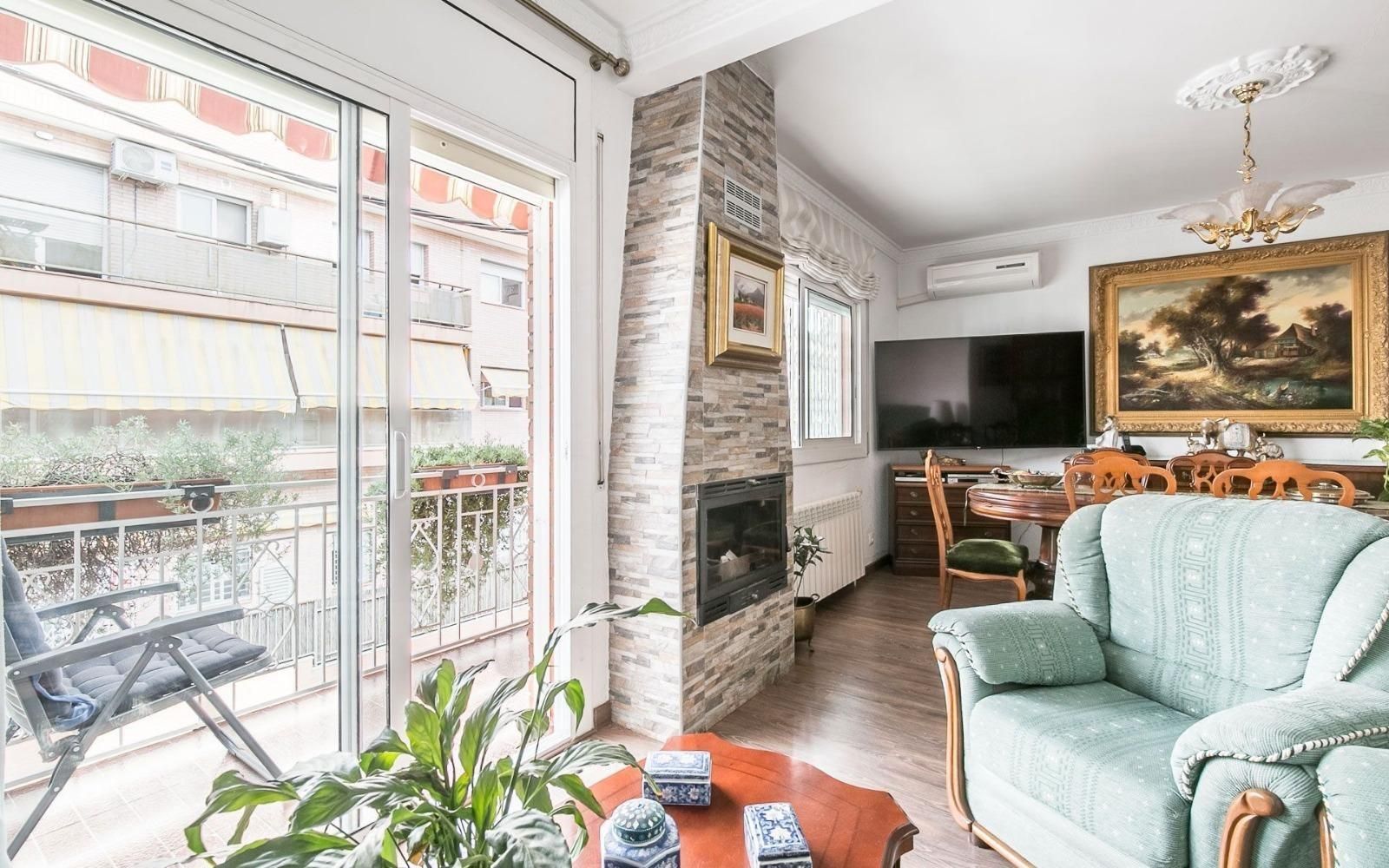 Living room of Single-family semi-detached for sale in Gavà  with Parquet flooring and Terrace