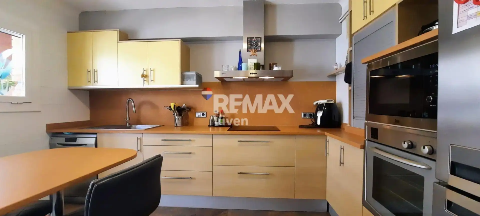 Kitchen of Flat for sale in Vilanova i la Geltrú  with Heating, Storage room and Balcony
