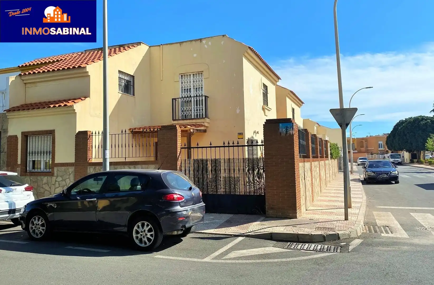 Vista exterior de Casa o chalet en venta en Roquetas de Mar con Terraza y Balcón
