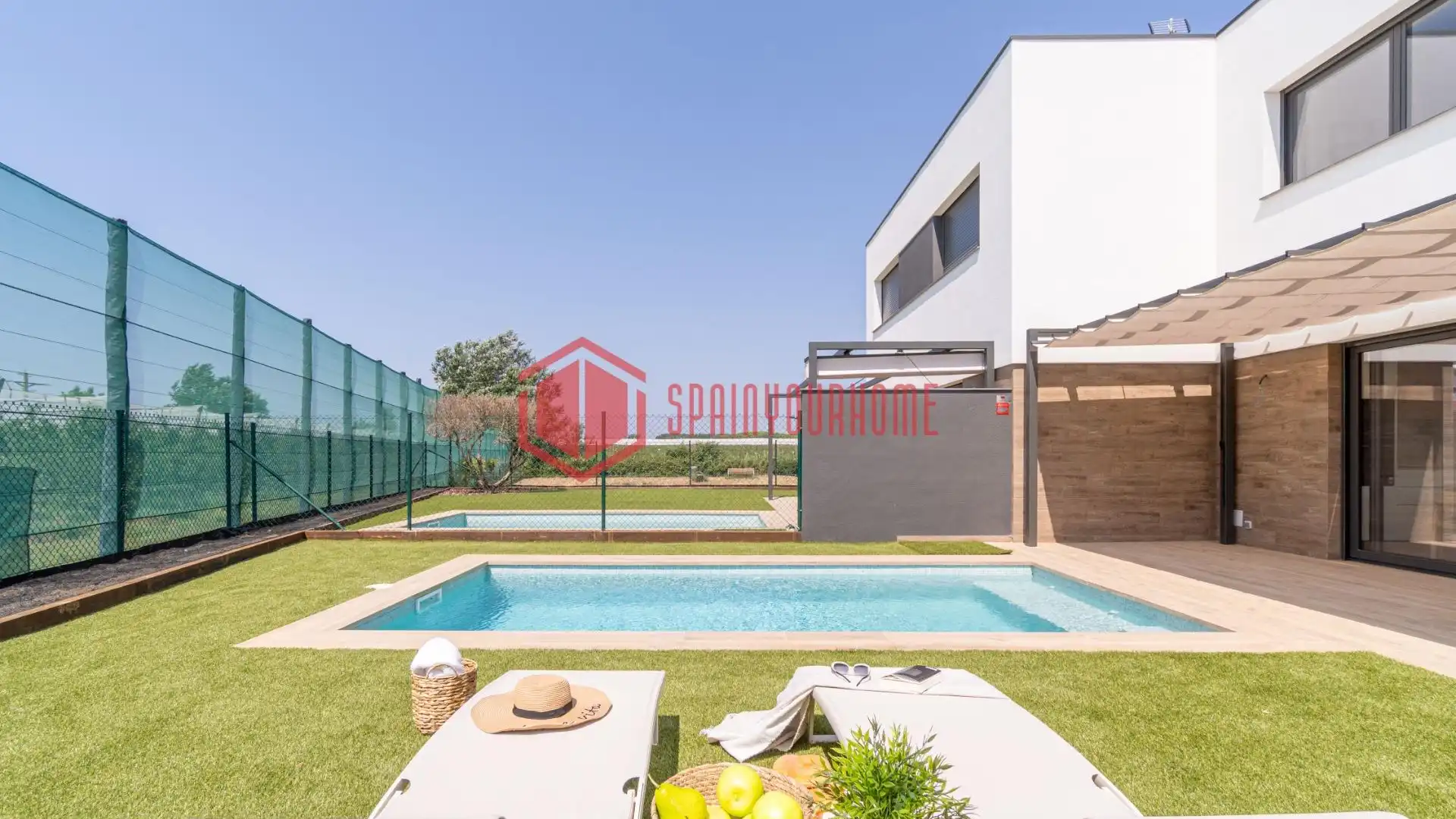 Garden of Houses for sale in Sant Pere Pescador  with Air Conditioner, Private garden and Parquet flooring