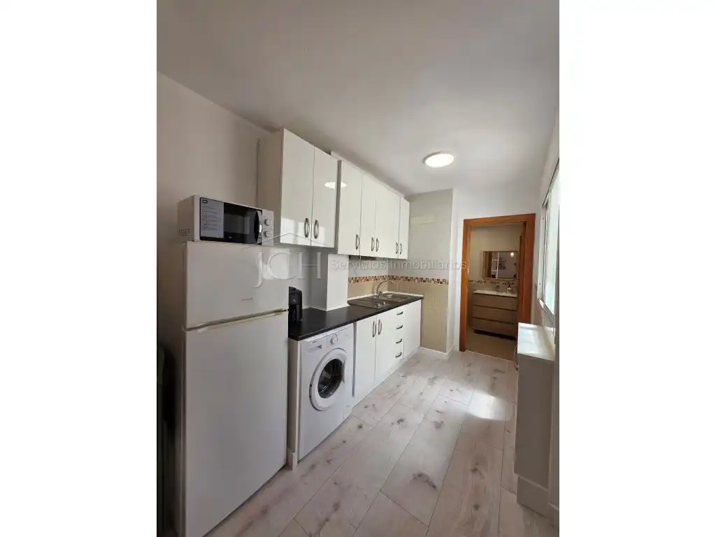 Cocina de Apartamento de alquiler en Mijas con Aire acondicionado, Amueblado y Microondas
