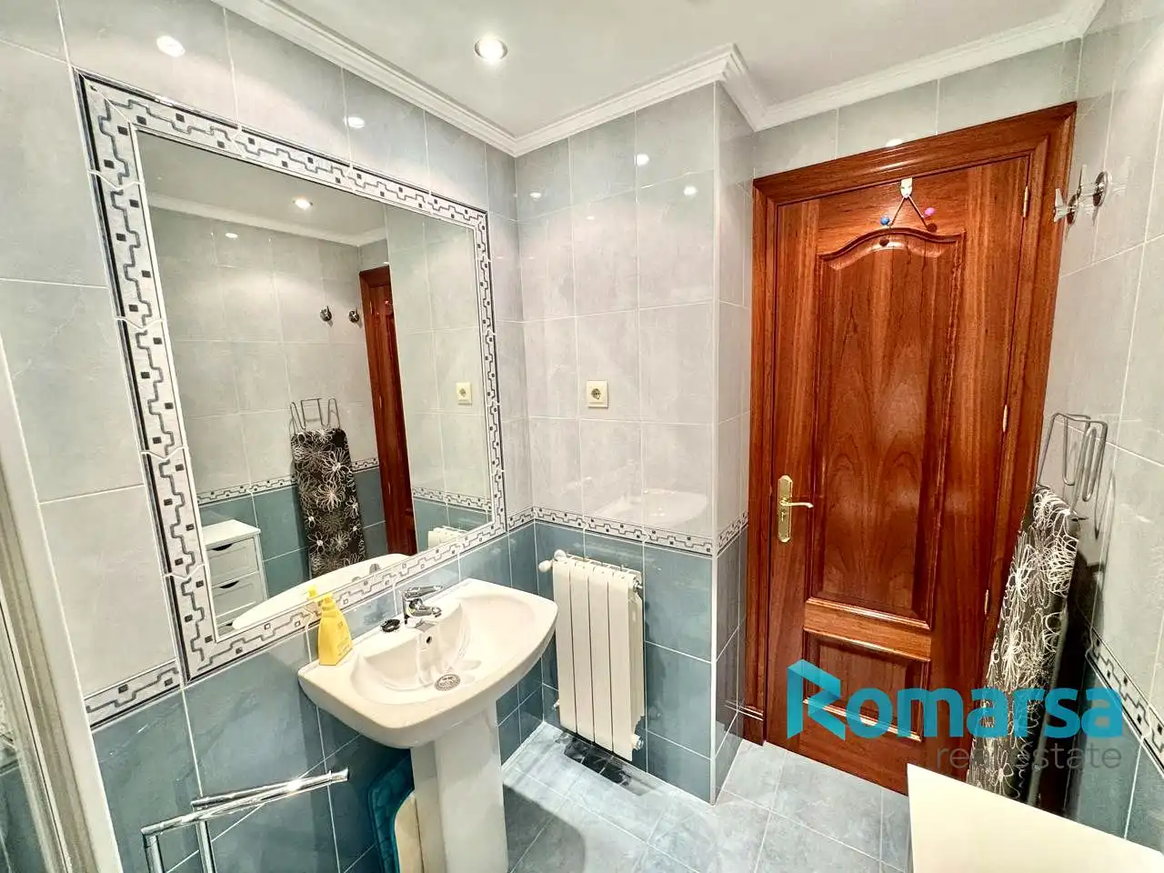 Bathroom of Flat for sale in Ávila  with Heating, Terrace and Furnished