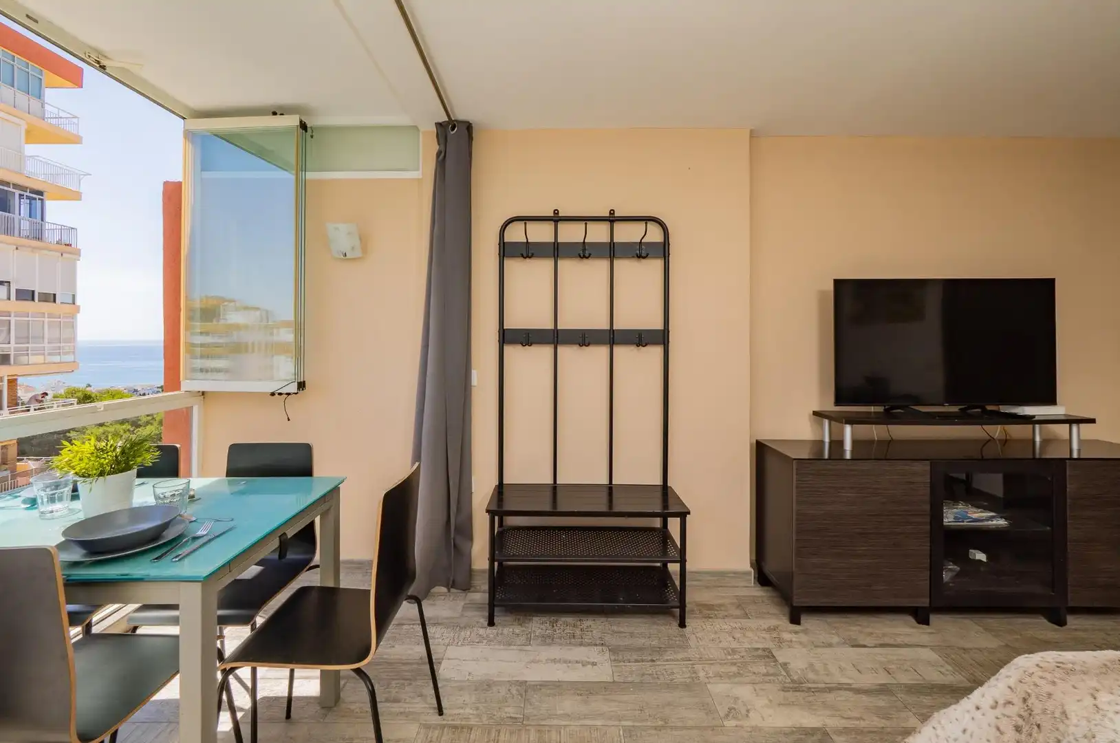 Sala de estar de Estudio en venta en Benalmádena con Aire acondicionado, Jardín privado y Amueblado