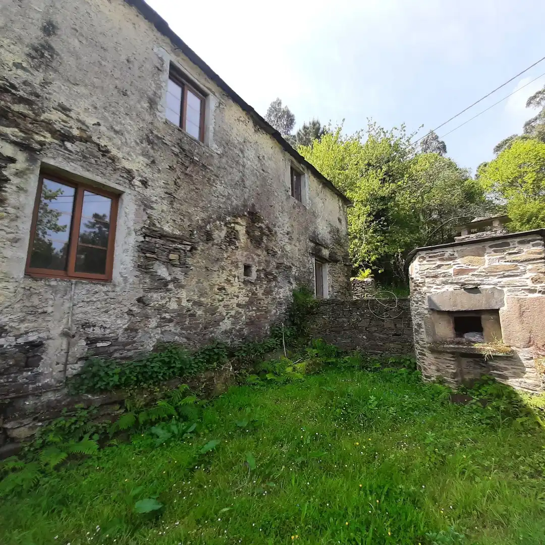 Vista exterior de Finca rústica en venda en Viveiro amb Jardí privat