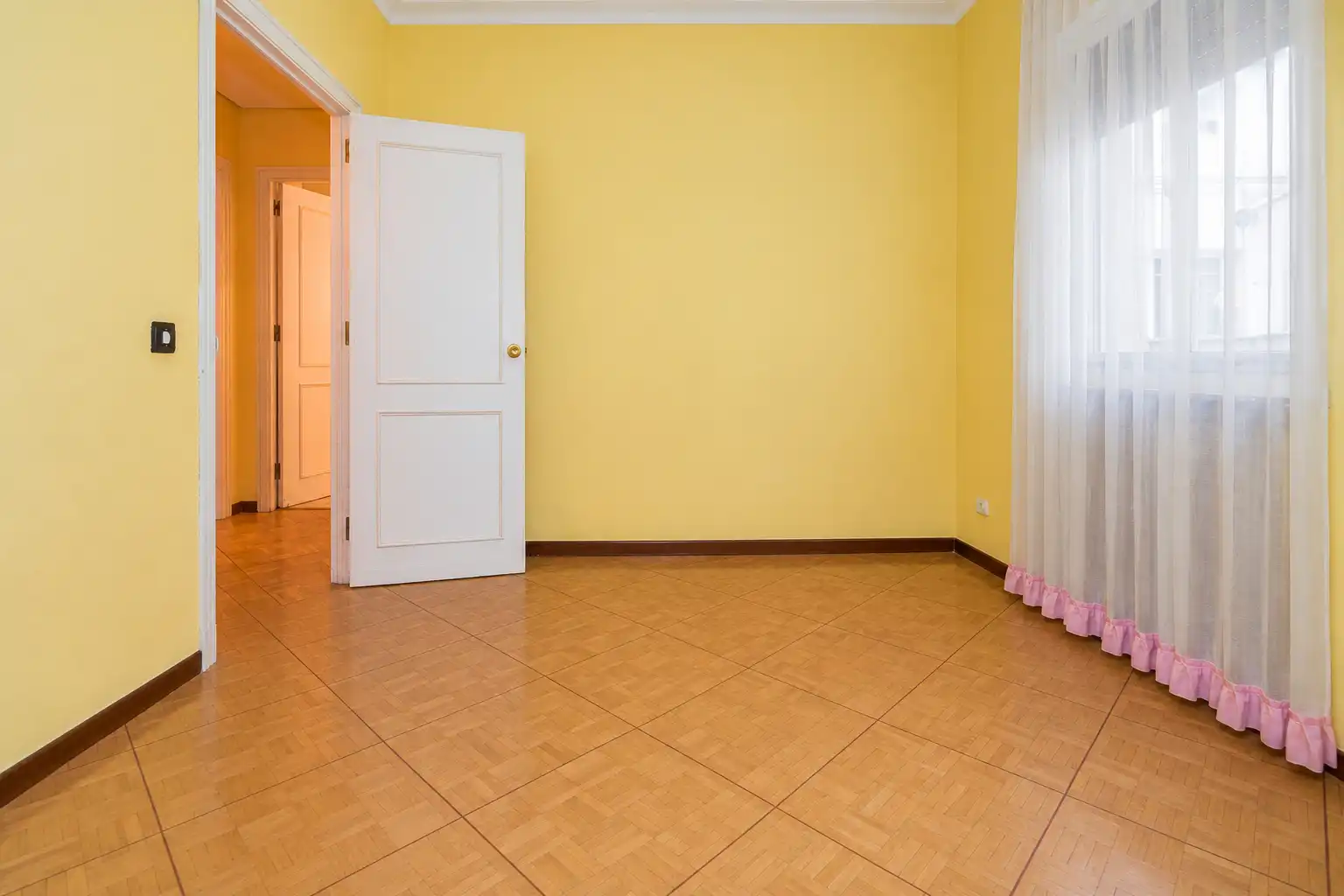 Habitación de Piso en venta en Madrid con Calefacción y Terraza