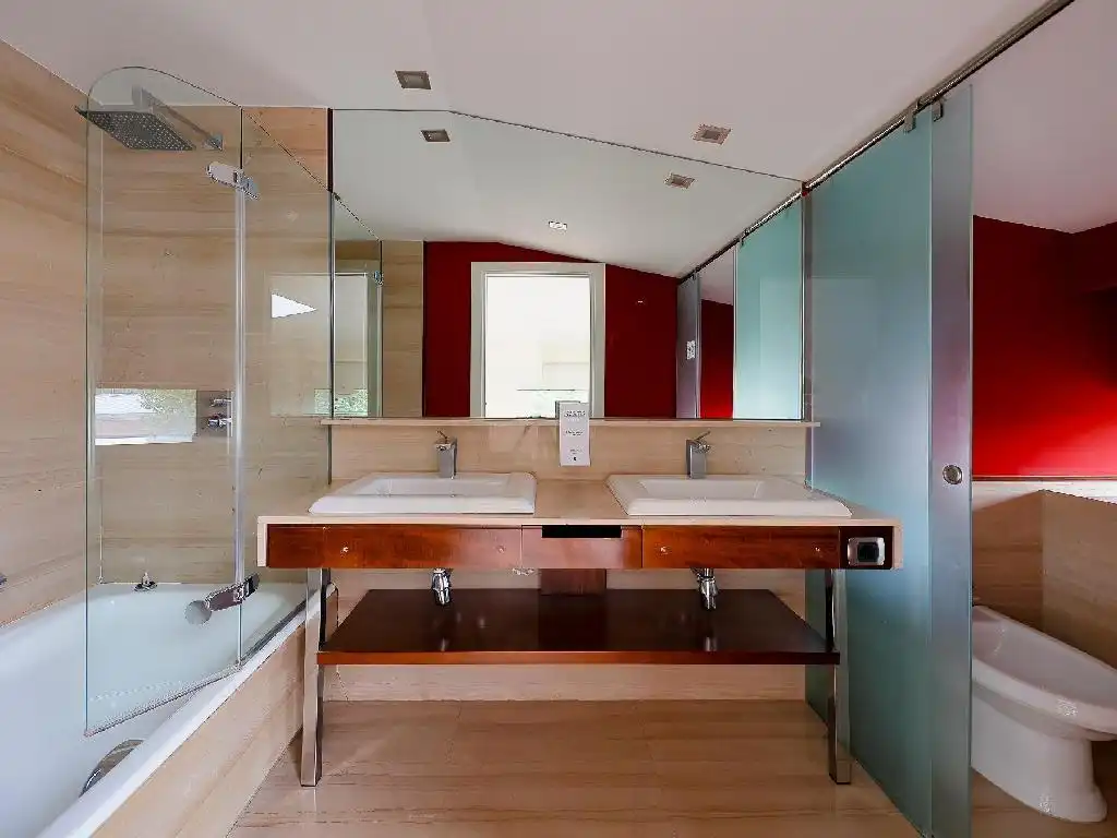Baño de Edificio en venta en Oviedo 