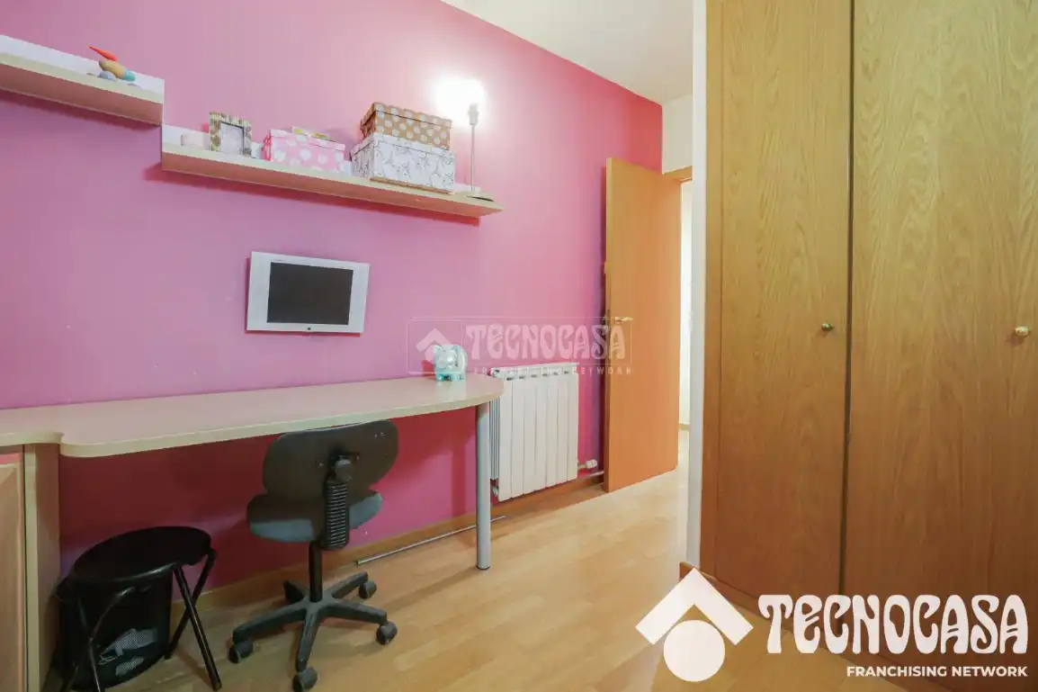 Schlafzimmer von Wohnung zum Verkauf in Barcelona mit Klimaanlage, Abstellraum und Balkon