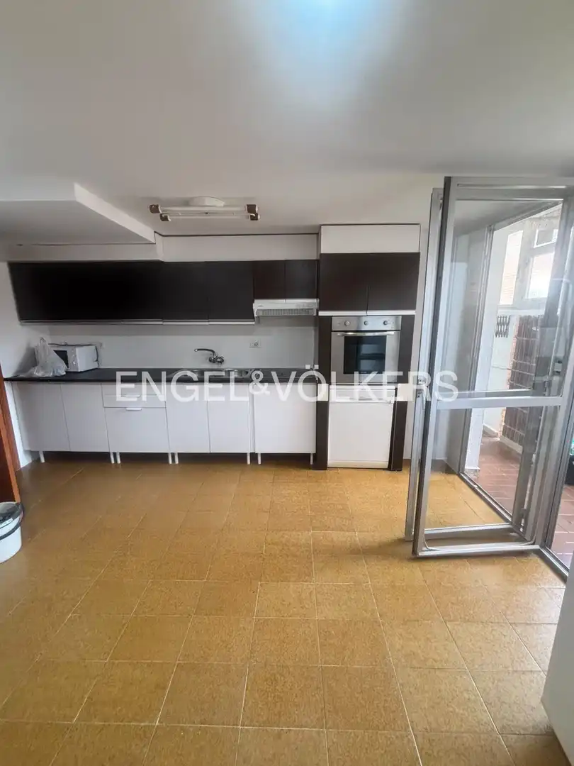 Cuina de Dúplex de lloguer en Valencia amb Aire condicionat, Calefacció i Moblat