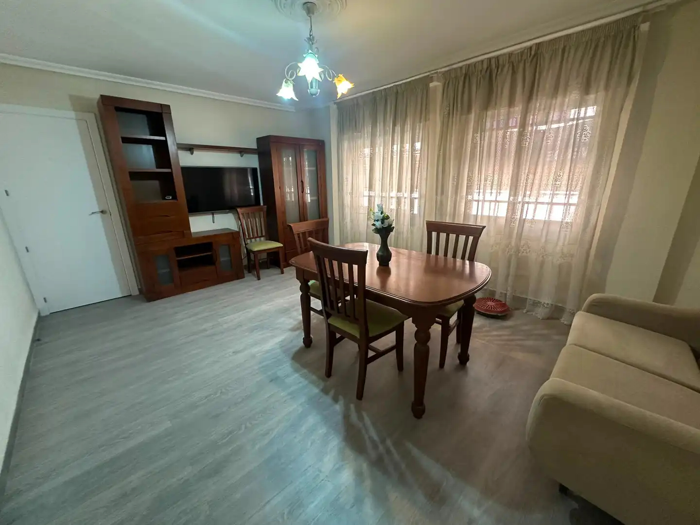 Sala d'estar de Pis en venda en Don Benito amb Aire condicionat, Parquet i Moblat