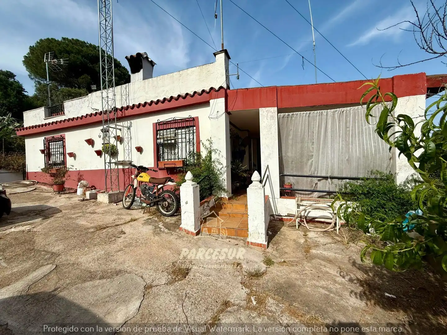 Vista exterior de Casa o xalet en venda en Córdoba amb Traster i Piscina