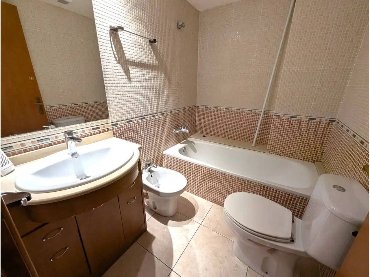 Baño de Piso en venta en Torroella de Montgrí con Aire acondicionado, Calefacción y Alarma