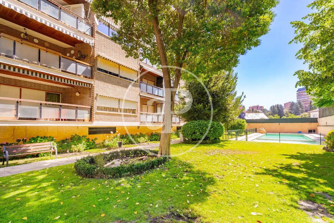 Vista exterior de Piso de alquiler en Madrid con Aire acondicionado, Calefacción y Jardín privado