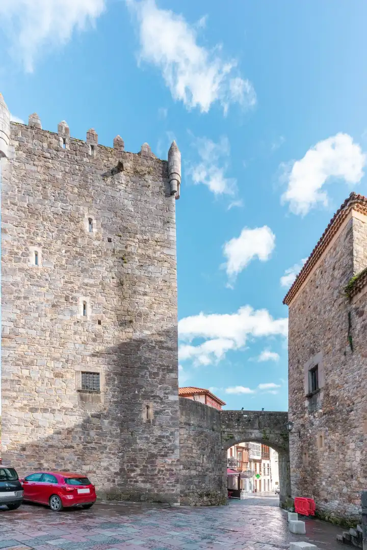 Vista exterior de Casa o xalet en venda en Salas amb Calefacció, Parquet i Moblat