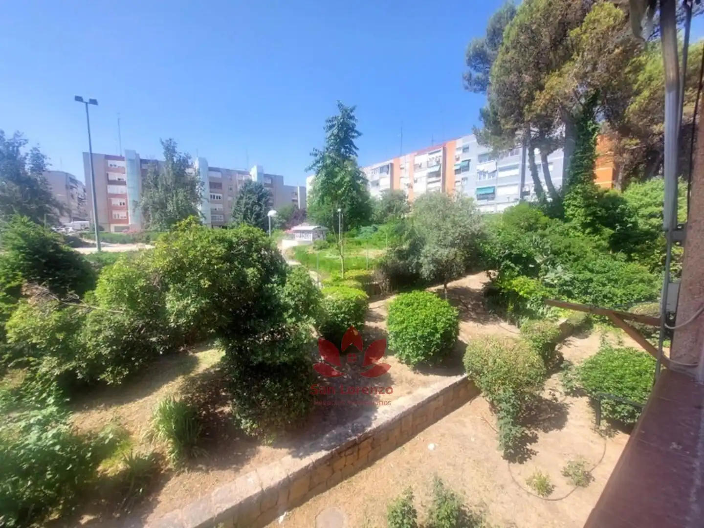 Vista exterior de Pis en venda en Madrid