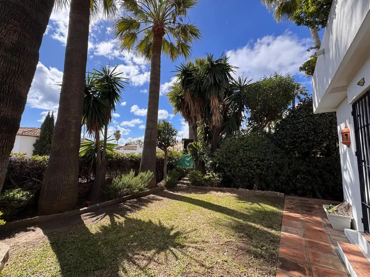 Jardí de Casa adosada en venda en Manilva amb Terrassa i Piscina