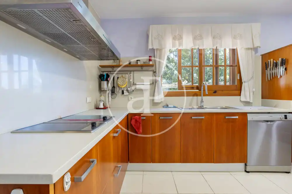 Cocina de Casa o chalet en venta en Paterna con Aire acondicionado, Calefacción y Jardín privado