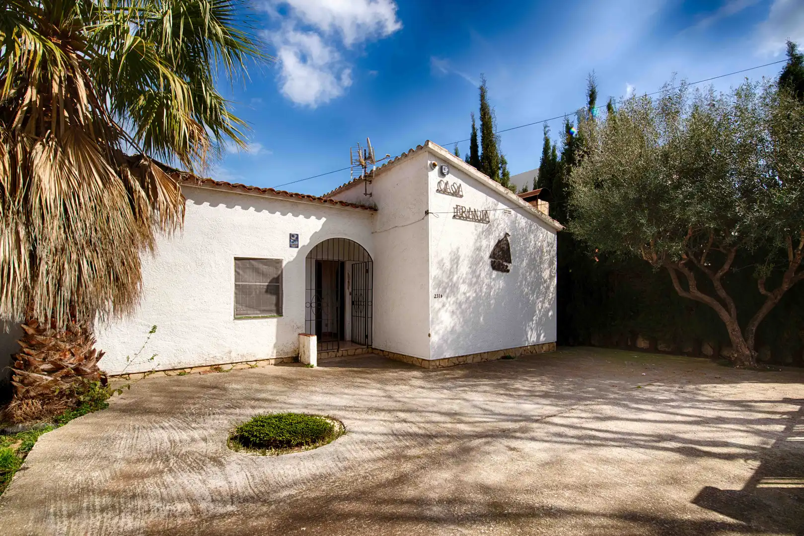 Exterior view of Houses for sale in Empuriabrava