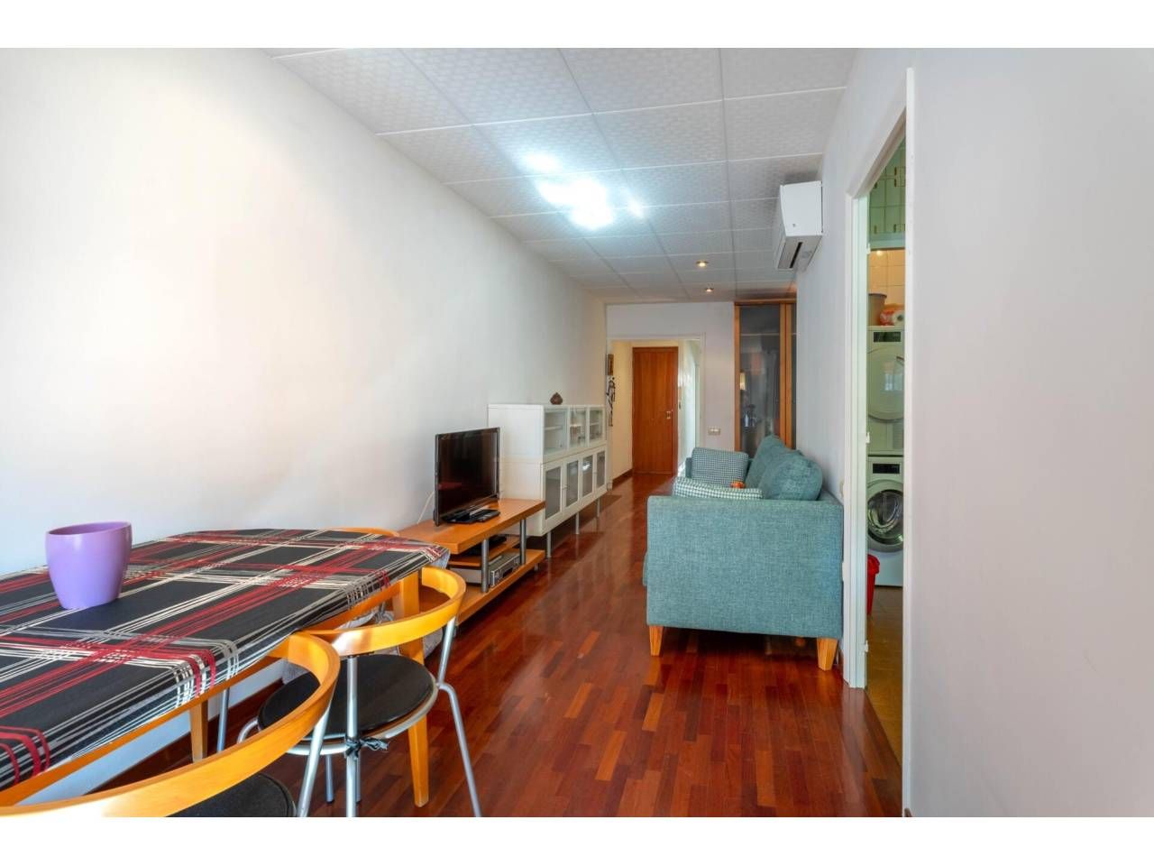 Sala d'estar de Casa o xalet en venda en Terrassa amb Calefacció i Parquet