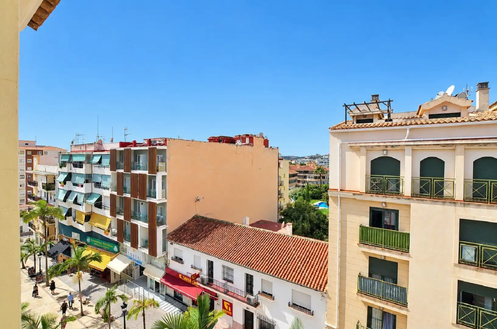 Vista exterior de Ático en venta en Benalmádena con Aire acondicionado, Amueblado y Horno