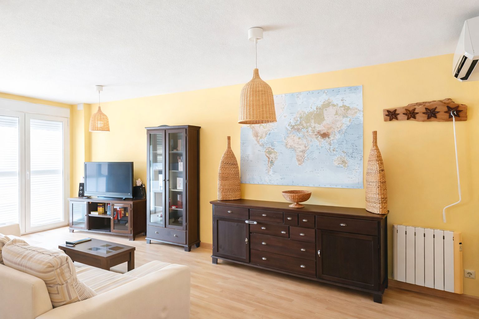 Living room of Flat for sale in Camarena  with Air Conditioner, Heating and Storage room