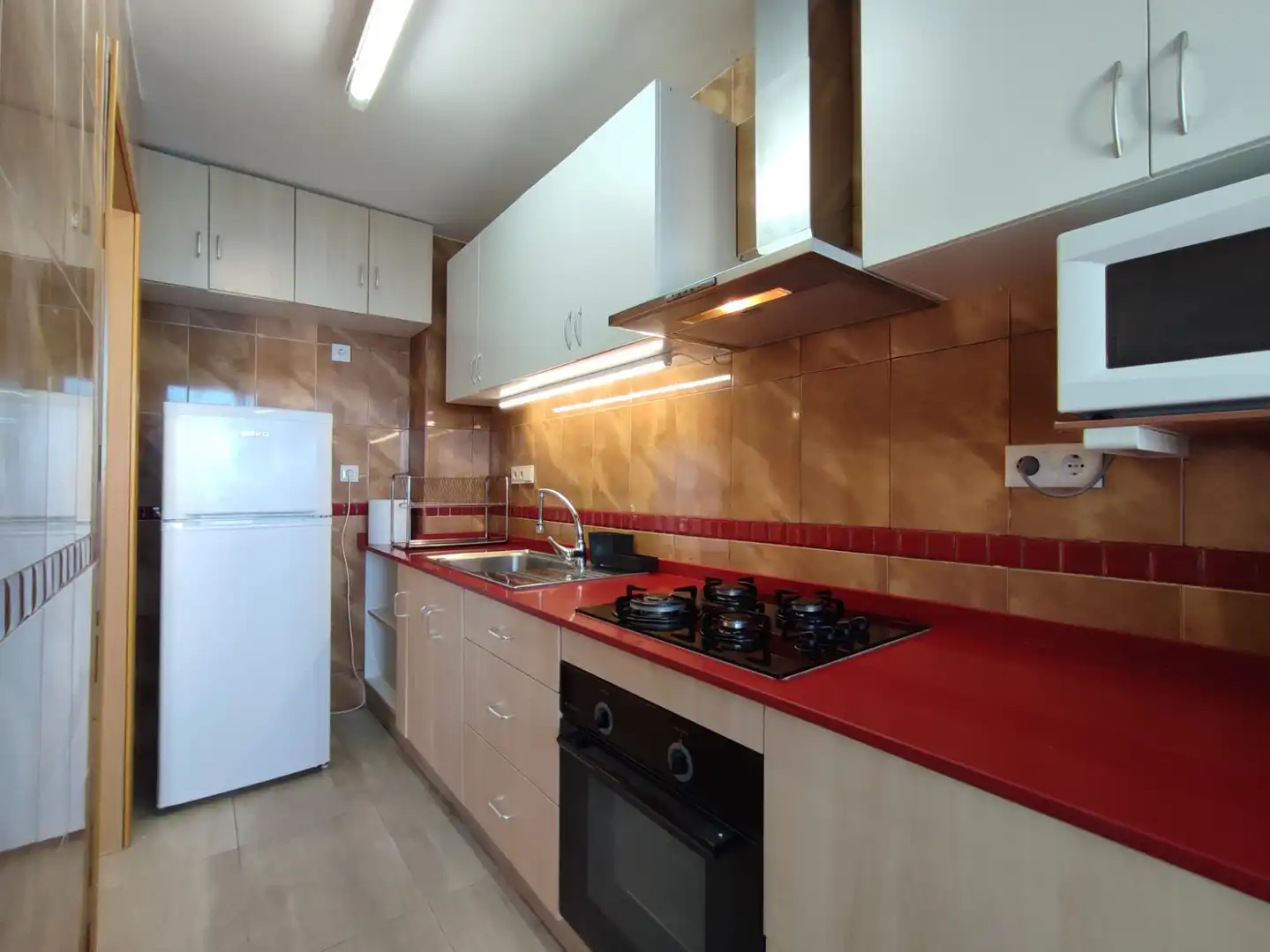 Cuina de Apartament de lloguer en Alicante / Alacant amb Parquet, Moblat i Forn