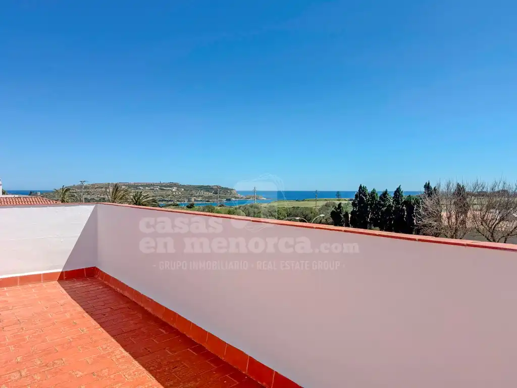 Außenansicht von Wohnung zum Verkauf in Es Castell mit Terrasse