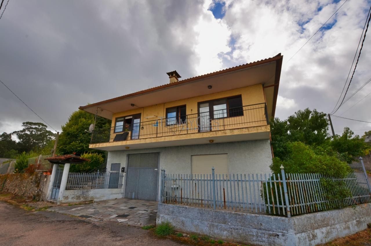 Vista exterior de Casa o xalet en venda en Tomiño amb Calefacció, Jardí privat i Terrassa