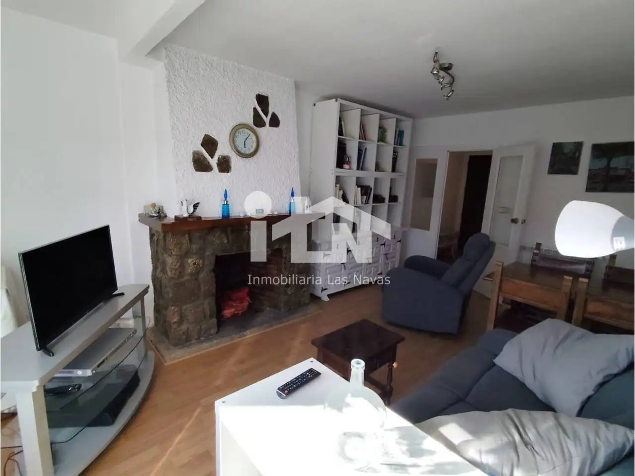 Living room of Flat for sale in Las Navas del Marqués   with Heating, Terrace and Storage room