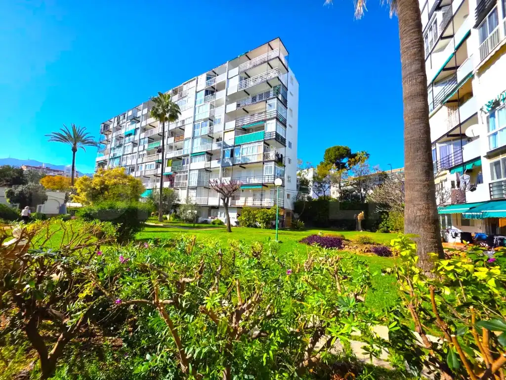 Vista exterior de Apartamento en venta en Benalmádena con Jardín privado, Terraza y Piscina