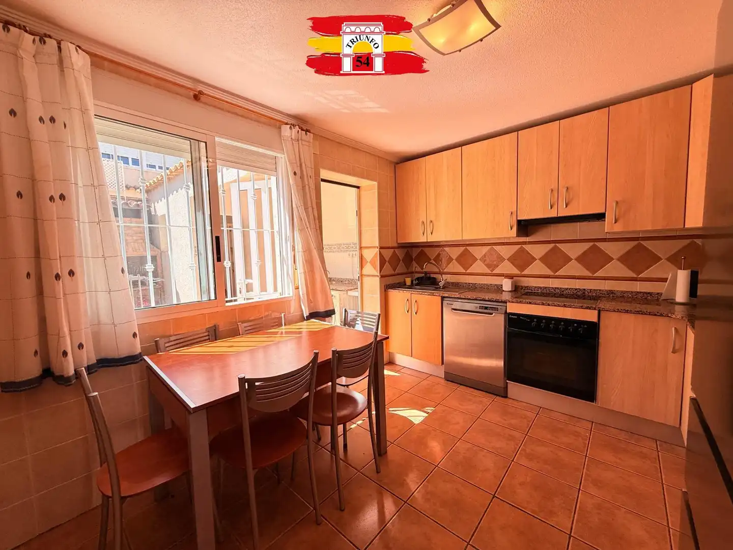 Cocina de Casa adosada en venta en Pilar de la Horadada con Aire acondicionado, Calefacción y Jardín privado